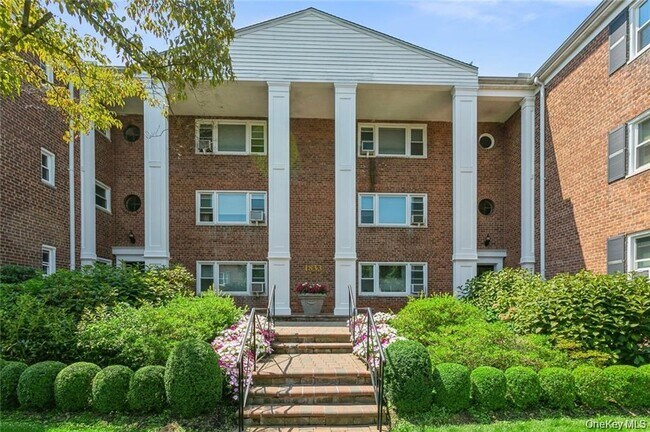 Building Photo - 1833 Palmer Ave