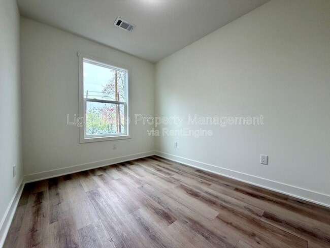 Building Photo - 313 Orchard Ave