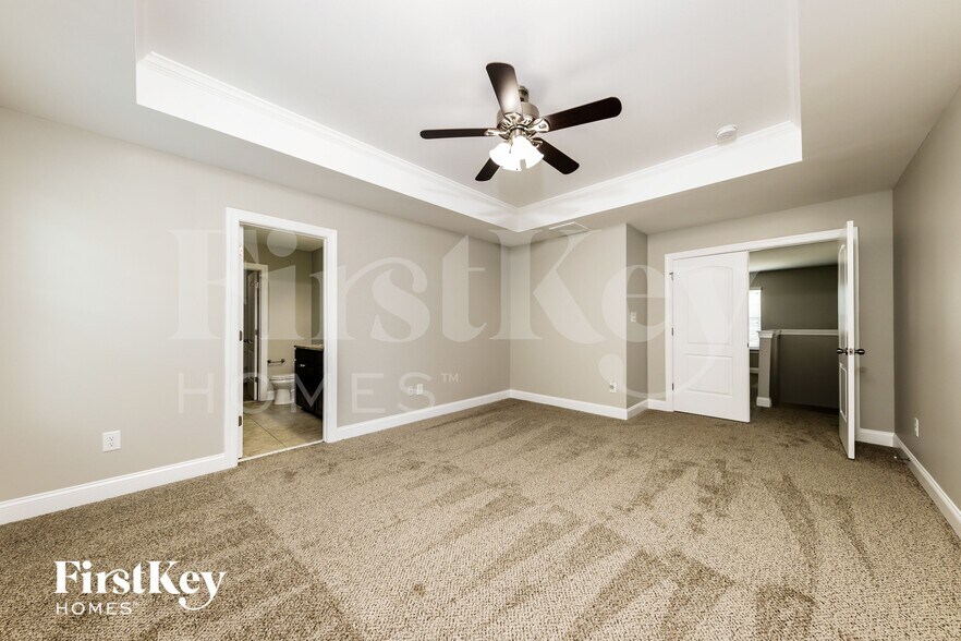 Building Photo - 136 Wintergreen Ct