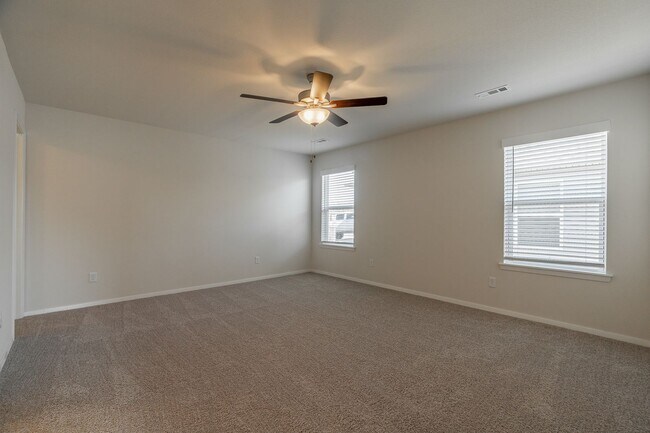 Building Photo - 3-bedroom 2 bath Home in Fayetteville!!