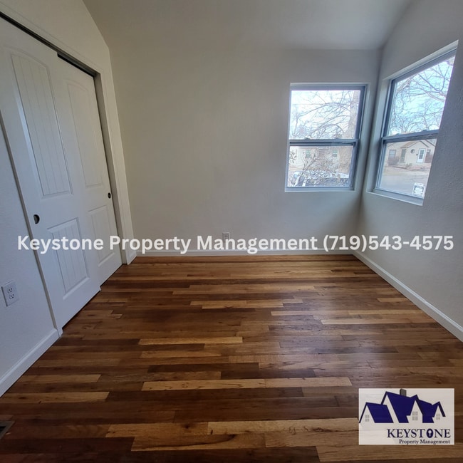 Building Photo - Pet Friendly North Side Home 2 Bedroom/1 Bathroom/1 Car Garage $1350/$1350