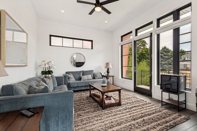 Building Photo - Fully Furnished Luxury Home In The Avenues