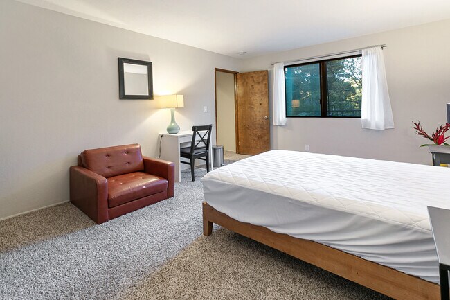 Building Photo - 117 A Ln