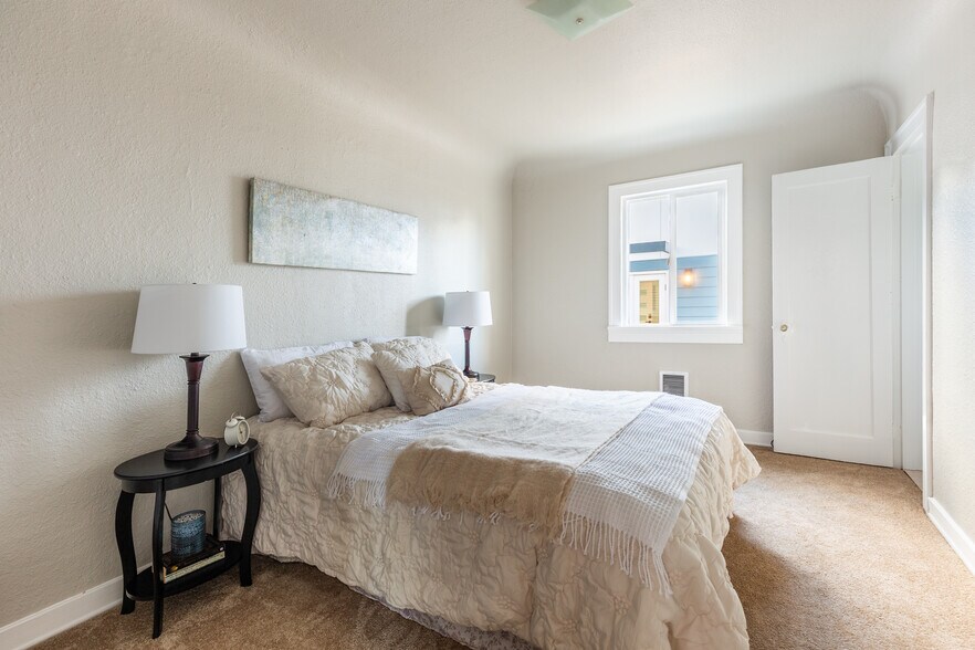 Bedroom 2 - 5246 21st Ave SW