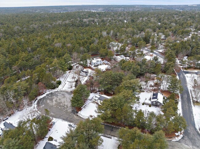 Building Photo - 4 Oaken Bucket Ln