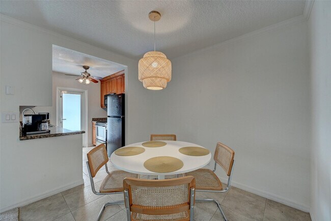 Building Photo - 2020 NE 56th St