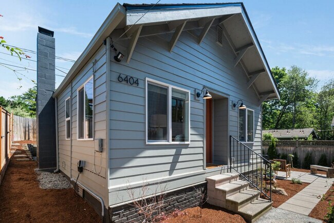 Building Photo - 6404 47th Ave SW