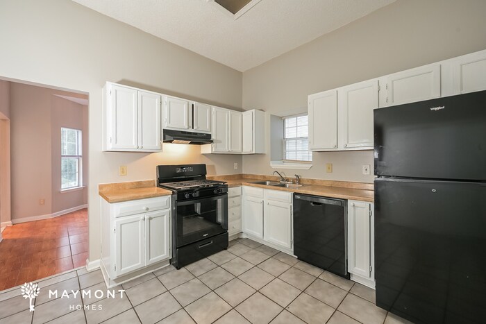 Building Photo - 4899 Hairston Pl