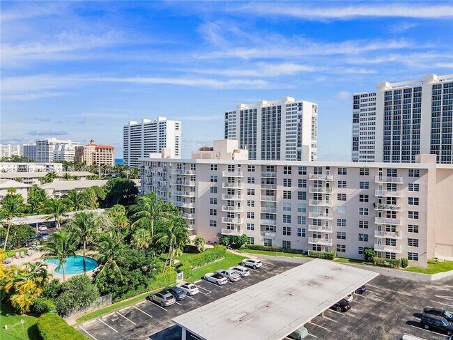 Building Photo - 2851 S Ocean Blvd