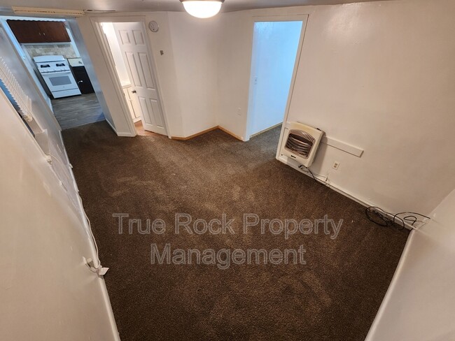 Building Photo - 821 N Highland Ave