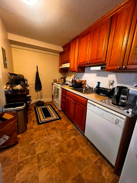 Building Photo - 1 Brattle Dr