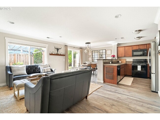 Building Photo - Beautiful 4 Bed, 3 Bath Canby Home for Rent