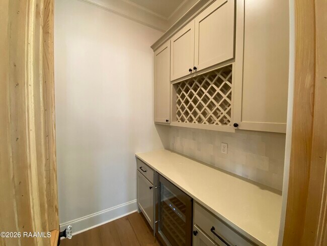 Building Photo - 2110 Belfleur St