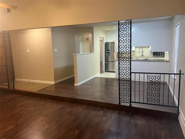 Building Photo - 4227 Altamesa Blvd