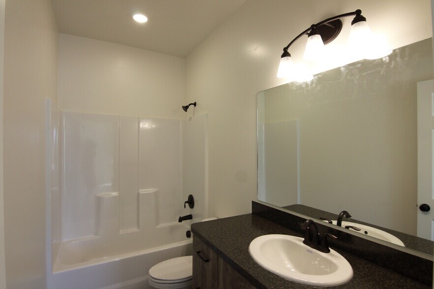 bathroom - 1219 N 1150 E