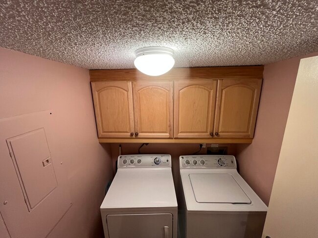 Building Photo - 12870 Briarlake Dr