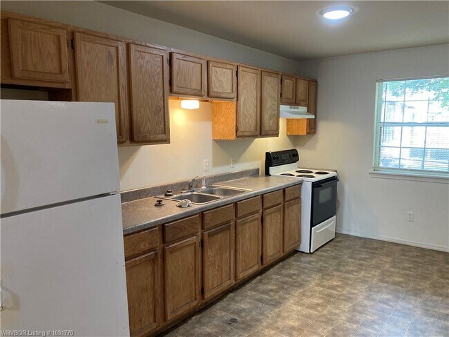 Building Photo - 816 N 36th St