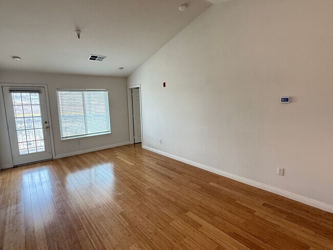 Building Photo - 2 Bedrooms with 2 Bathrooms at the Edge at...
