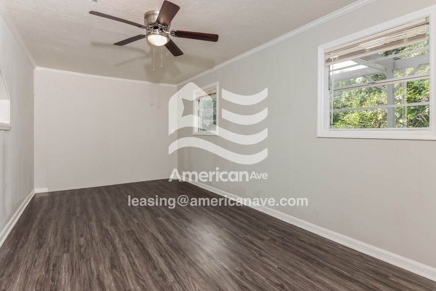 Building Photo - 2203 13th Ave