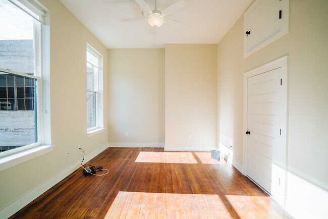 Building Photo - 520 Mulberry St