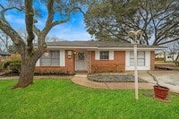 Building Photo - 712 Damon St