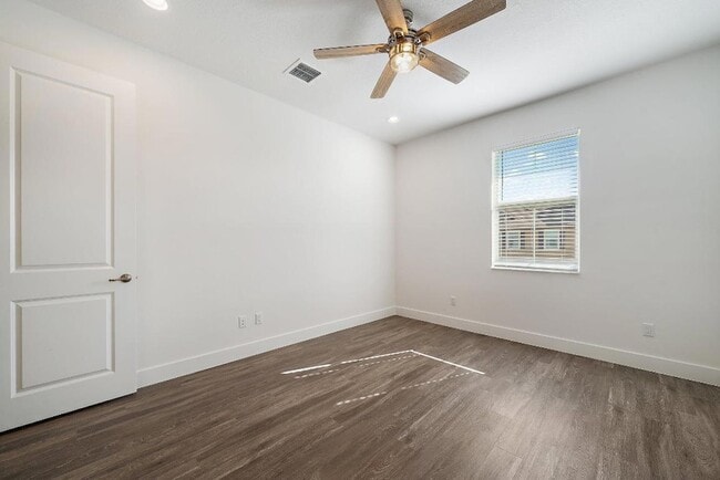 Building Photo - 4925 Pointe Midtown Way