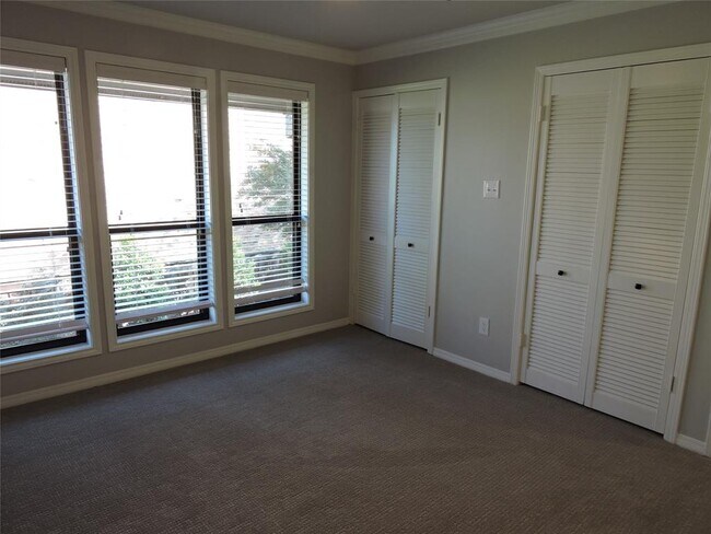 Building Photo - 12245 Montego Plaza