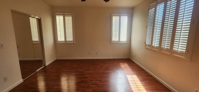 Building Photo - 4 Bedroom 2 Bathroom Home in Elk Grove