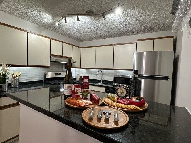 Building Photo - 1030 E Lancaster Ave