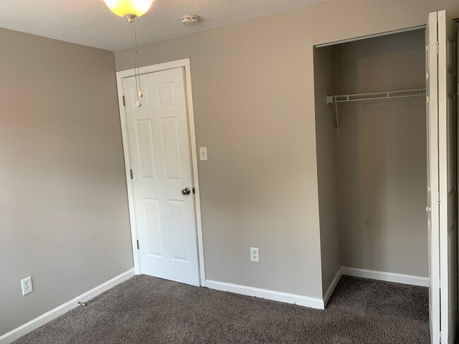 Building Photo - Trendy Renovated Raleigh Townhome In Ralei...