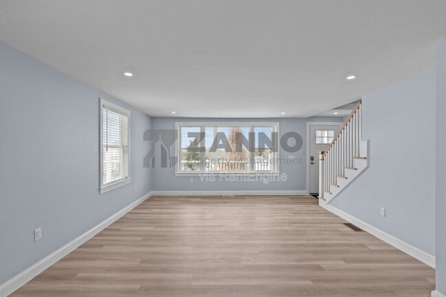 Building Photo - 24 Vernon Ave