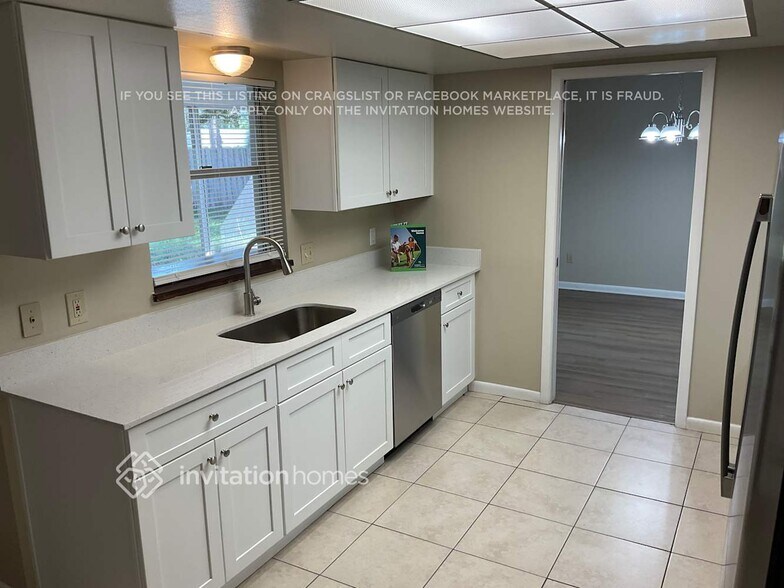 Building Photo - 798 S Atmore Cir