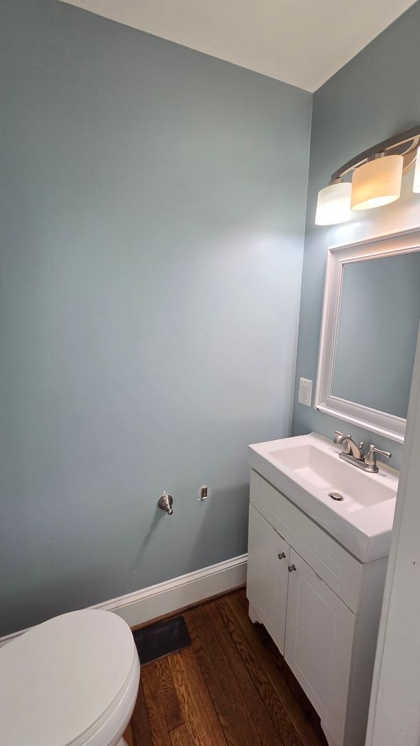 Building Photo - Charming Home in Del Ray