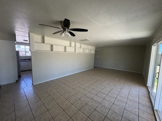 Building Photo - Maryvale 4 Bedroom
