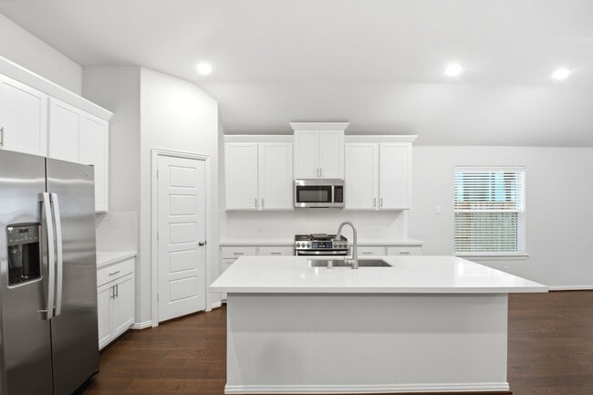 Building Photo - 2106 Villa Flora Ln
