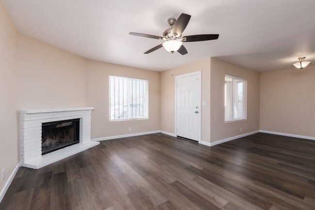 Building Photo - 6205 Bellota Dr