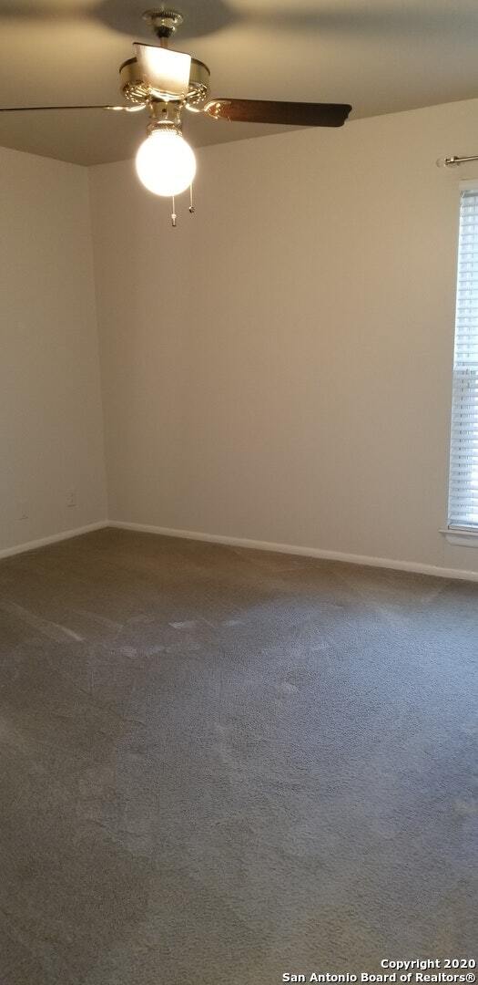 Building Photo - 8702 Village Dr