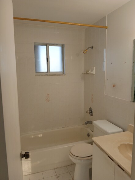 Building Photo - 3254 W 70th St