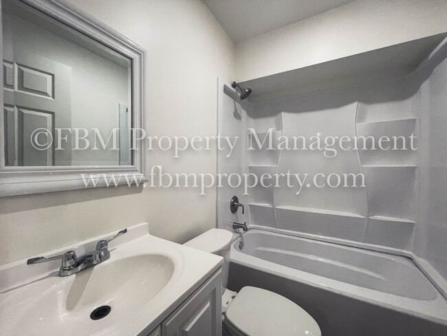 Building Photo - 207 Kirksey St