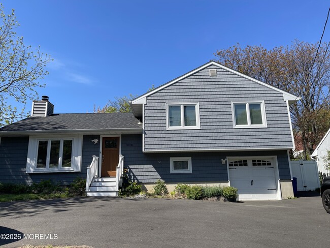 Building Photo - 162 Linden Ave