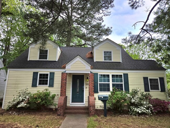 Building Photo - Beautiful Move-In Ready Single Family Home!