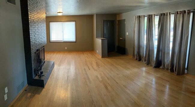 Building Photo - 1411 Princeton Ave