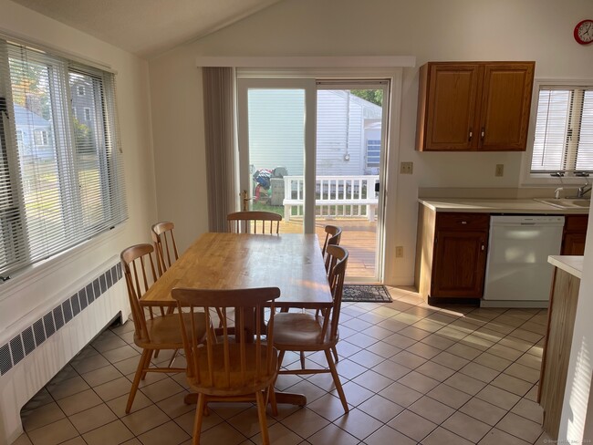 Building Photo - 55 Overshore Dr W
