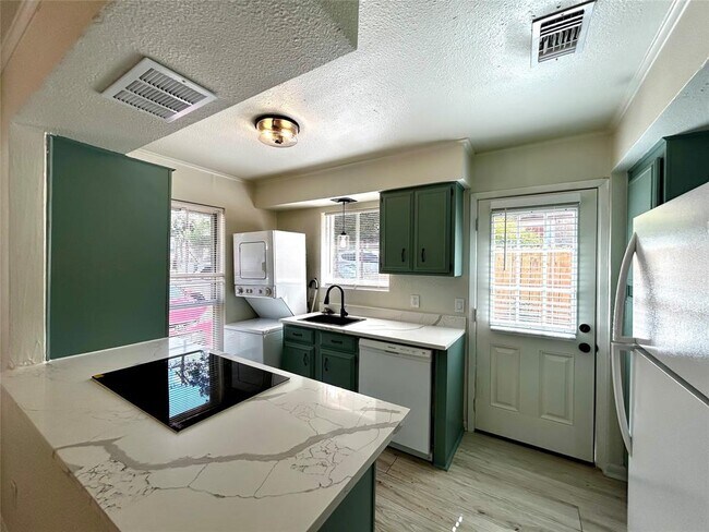 Building Photo - 1005 W Martin Luther King Jr Blvd