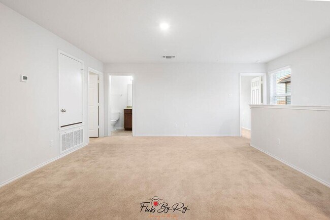 Building Photo - 279 Zuma Dr