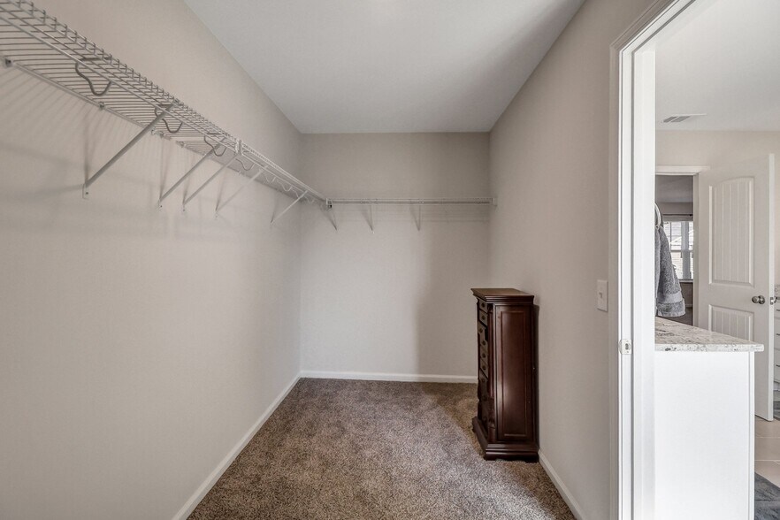 Building Photo - 114 Chalk Farm Way