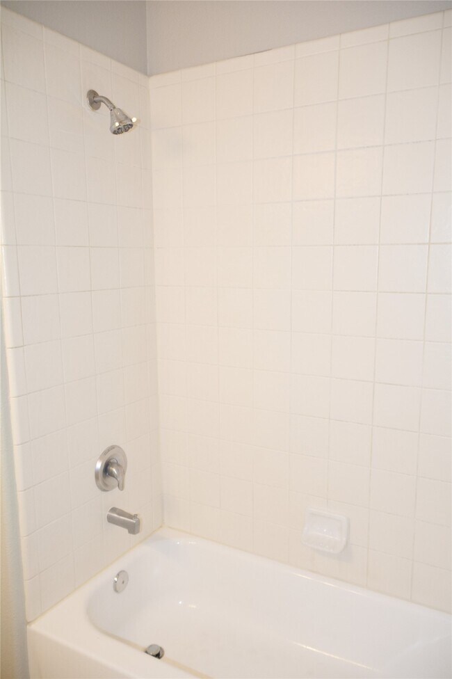 Building Photo - 14434 Long Meadow Dr