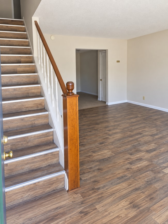 Building Photo - 4938 Log Cabin Dr