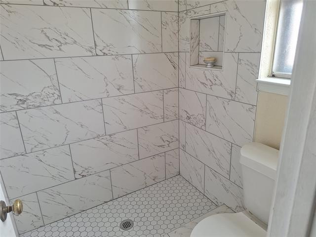 Building Photo - 6917 Bennington Dr