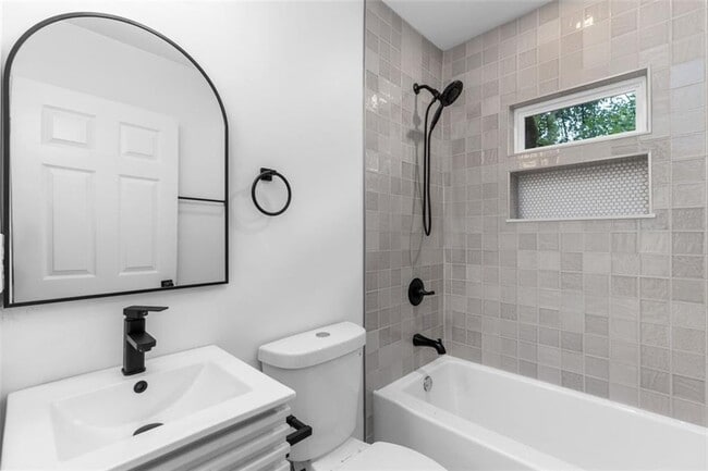 Building Photo - 148 Bixby Terrace SE